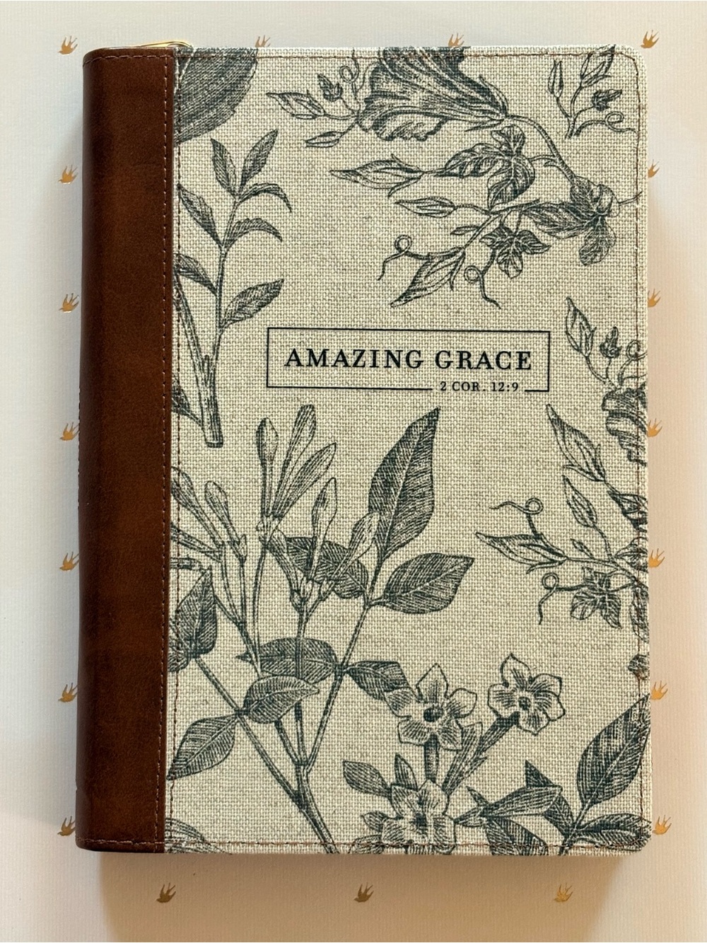 Christian Art Gifts Amazing Grace Journal W/Zipper Closure Faux Leather
